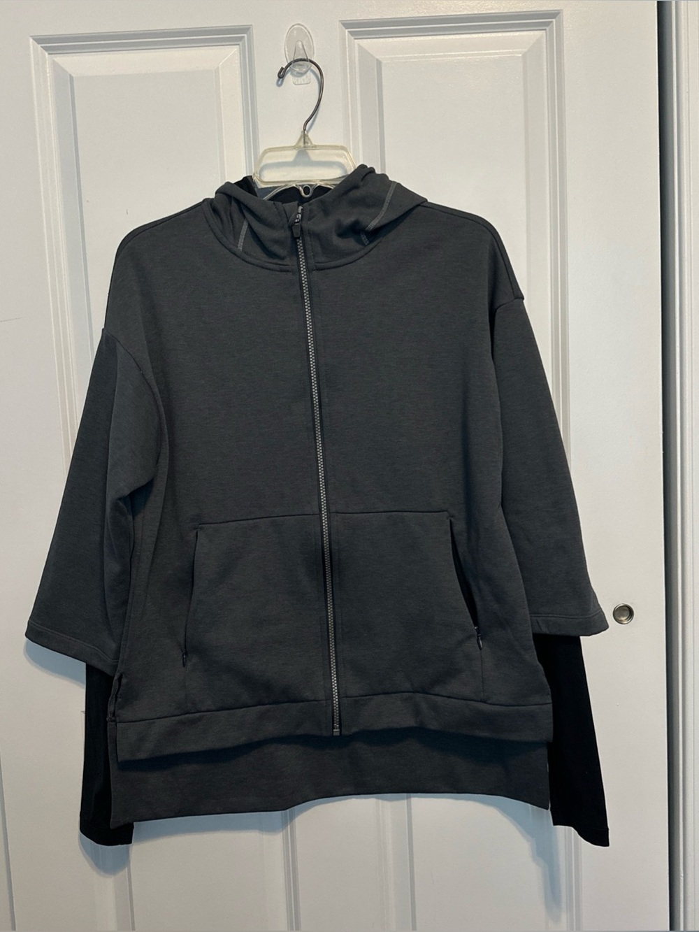 Sweaty Betty High Low Zip Sweatshirt Hoodie Charcoal Gray Black Sleeve Women’s M